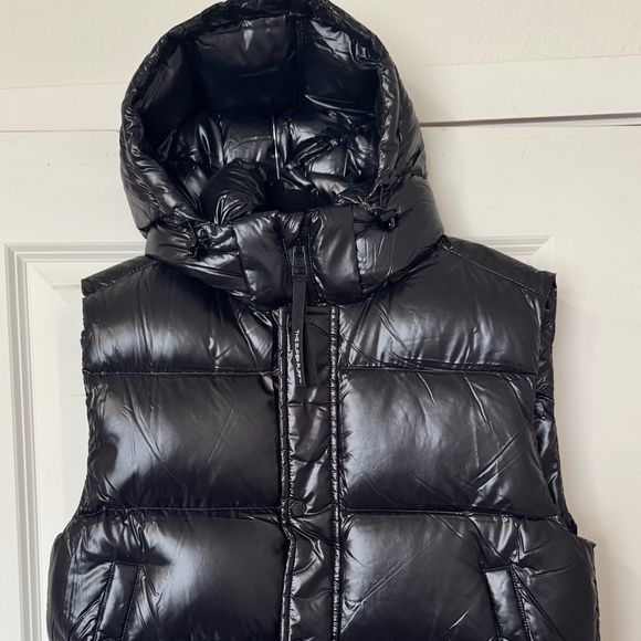 NWT Aritzia Super Shorty Black Vest size S - Picture 1 of 4